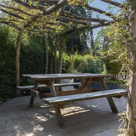 Omringd Door Op De Veluwe - Perfect Voor Gezinnen Шале